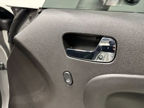 Used 2008 Pontiac Solstice GXP w/ Premium Package image 12