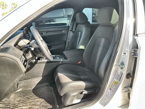 Used 2025 Honda Civic Sport image 3