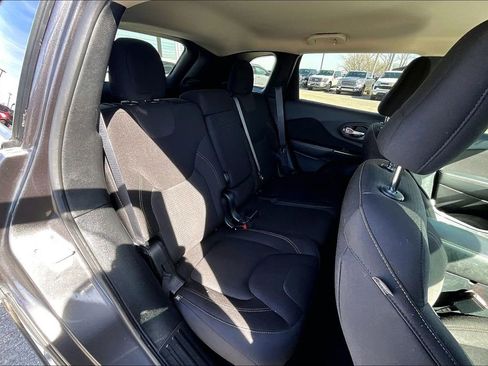Used 2016 Jeep Cherokee Latitude image 36