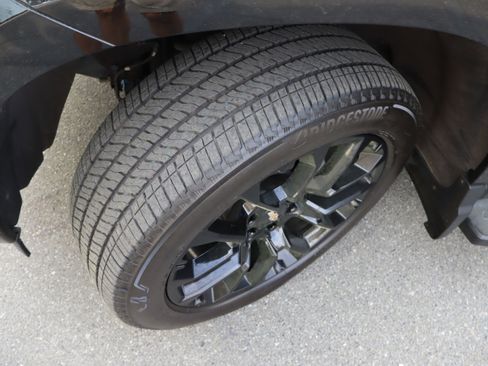 Used 2023 Chevrolet Silverado 1500 High Country w/ High Country Premium Package image 43