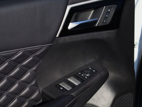 Used 2023 Mitsubishi Outlander SEL image 19