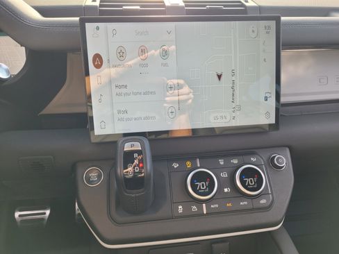 Used 2024 Land Rover Defender 110 S image 21