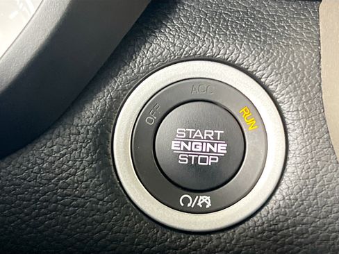 Used 2021 RAM 1500 Laramie AWD/4WD image 23