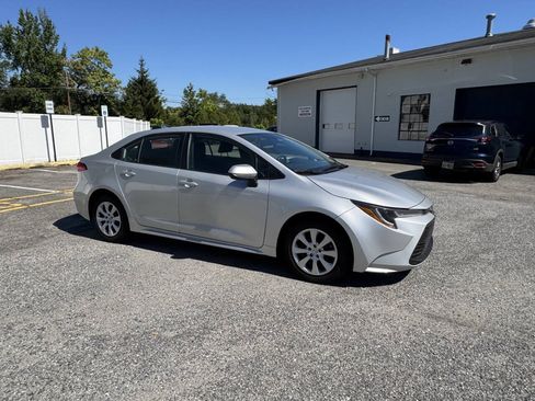 Used 2023 Toyota Corolla LE FWD image 7