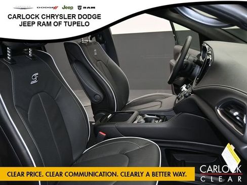 New 2026 Chrysler Pacifica Limited w/ Uconnect Theater Family Group image 28