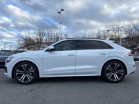 Used 2021 Audi Q8 Prestige w/ Prestige Package image 3