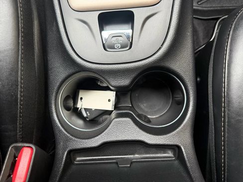 Used 2017 Jeep Cherokee Limited image 23