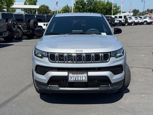 Used 2025 Jeep Compass Sport AWD/4WD image 3