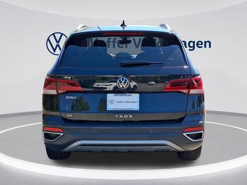 Certified 2023 Volkswagen Taos SE w/ Panoramic Sunroof Package FWD image 5
