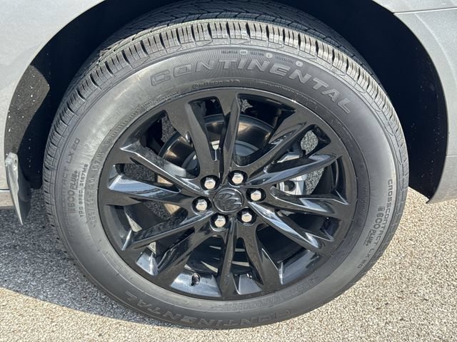 Used 2024 Buick Enclave Avenir w/ Avenir Technology Package FWD image 34