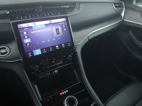 Used 2025 Jeep Grand Cherokee Limited image 26