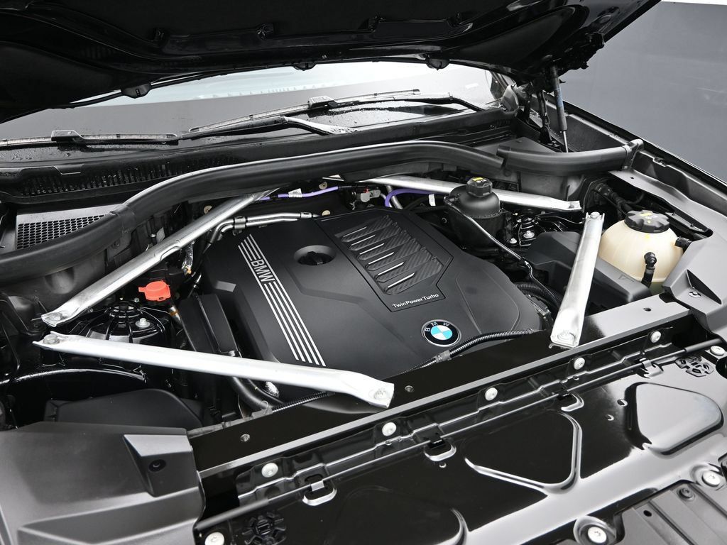 Used 2023 BMW X5 sDrive40i RWD image 2
