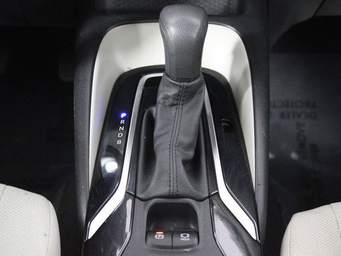 Used 2021 Toyota Corolla L image 34