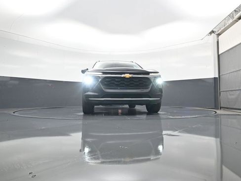 Used 2024 Chevrolet Trax LT w/ LT Convenience Package image 16