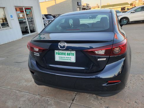 Used 2018 MAZDA MAZDA3 Touring FWD image 5