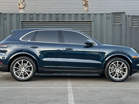 Certified 2024 Porsche Cayenne image 9