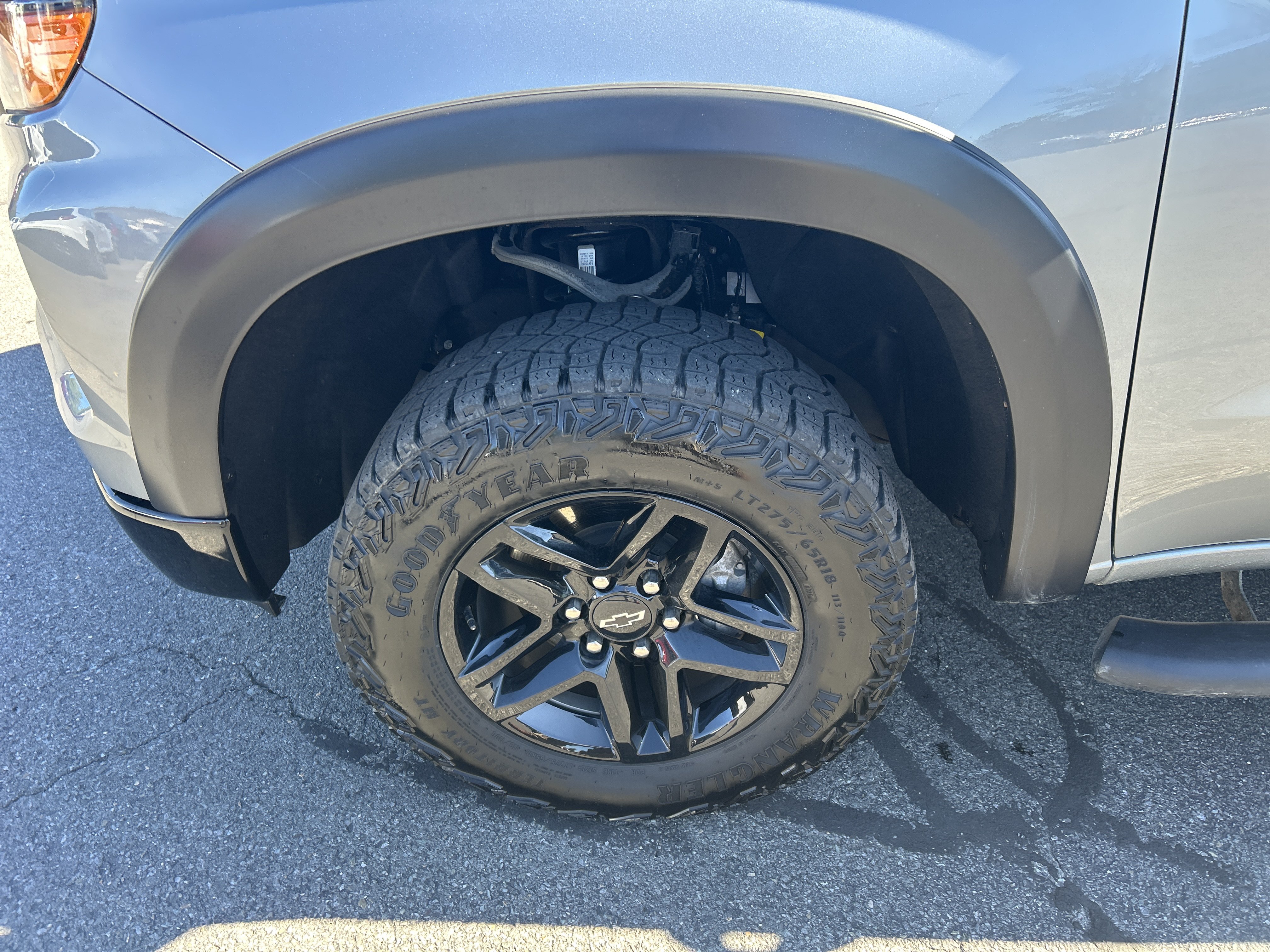 Used 2024 Chevrolet Silverado 1500 Custom Trail Boss w/ LPO, Dark Essentials Package AWD/4WD image 4