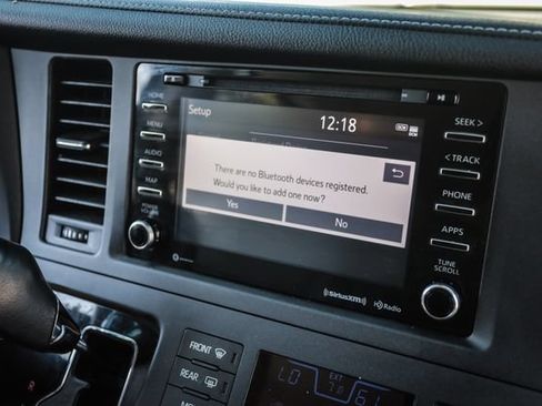 Used 2018 Toyota Sienna XLE w/ XLE Navigation Package AWD/4WD image 28