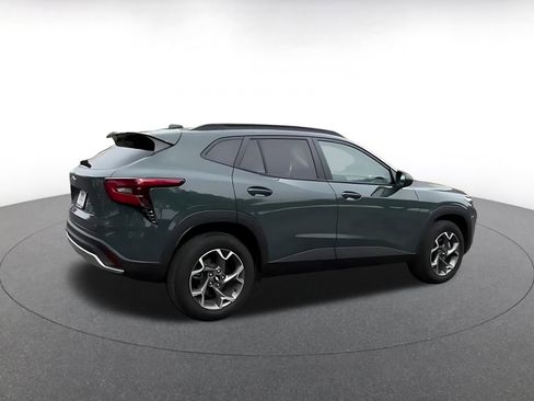 Used 2025 Chevrolet Trax LT image 13