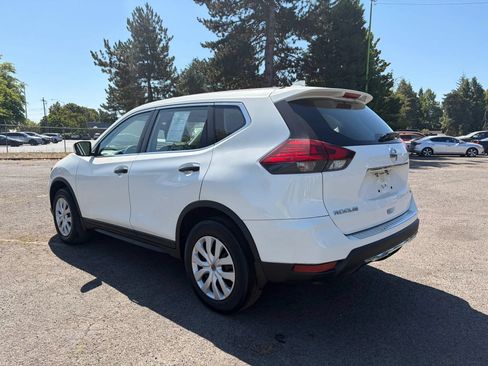Used 2017 Nissan Rogue S AWD/4WD image 5