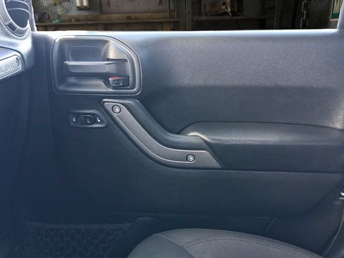 Used 2017 Jeep Wrangler Unlimited Sport w/ Quick Order Package 24S AWD/4WD image 11