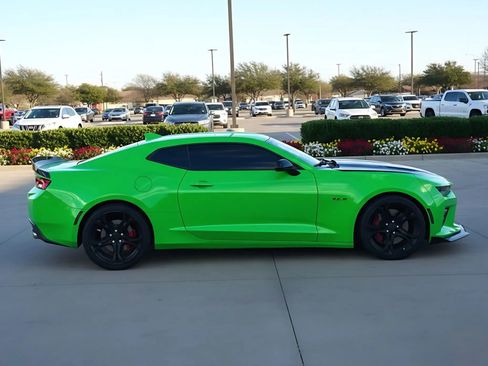 Used 2017 Chevrolet Camaro SS image 6