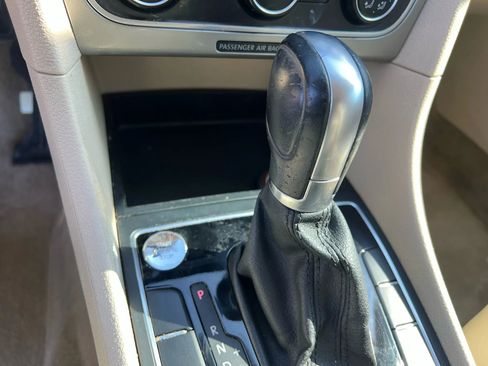 Used 2015 Volkswagen Passat 1.8T S image 16