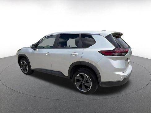 Used 2025 Nissan Rogue SV AWD/4WD image 10