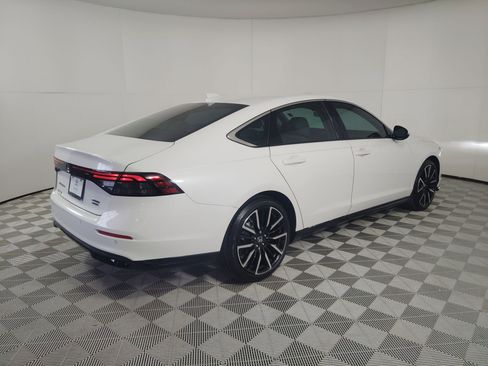 Certified 2025 Honda Accord Touring image 9