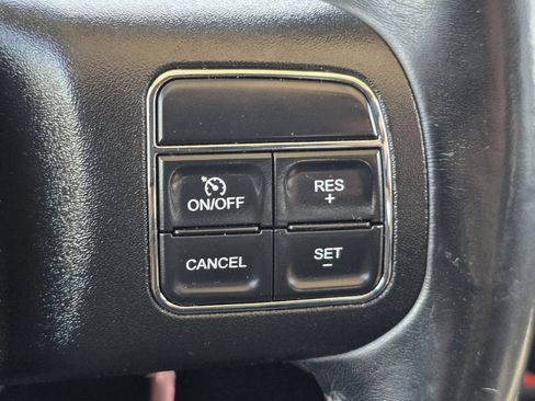 Used 2018 Jeep Wrangler Unlimited Sahara AWD/4WD image 9