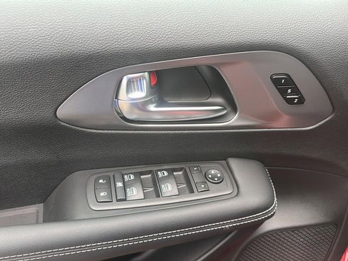 New 2026 Chrysler Pacifica Select image 10