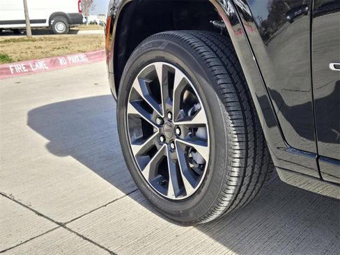 New 2025 Jeep Grand Cherokee Overland w/ Luxury Tech Group IV image 6