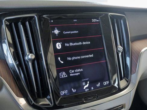 Used 2021 Volvo S60 T5 Momentum image 25