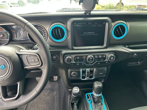 Used 2023 Jeep Wrangler Unlimited Sport AWD/4WD image 24