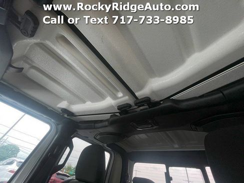 Used 2023 Jeep Gladiator Sport image 20