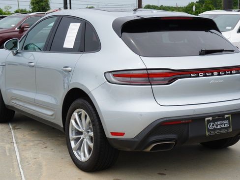 Used 2025 Porsche Macan AWD/4WD image 8