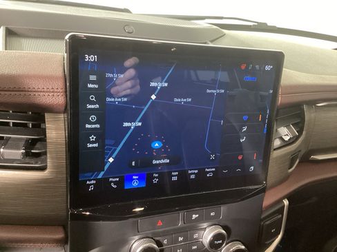 Used 2022 Ford Expedition Max Limited image 32