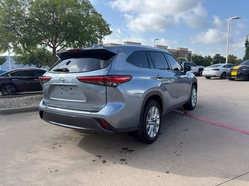 Used 2023 Toyota Highlander Limited FWD image 5