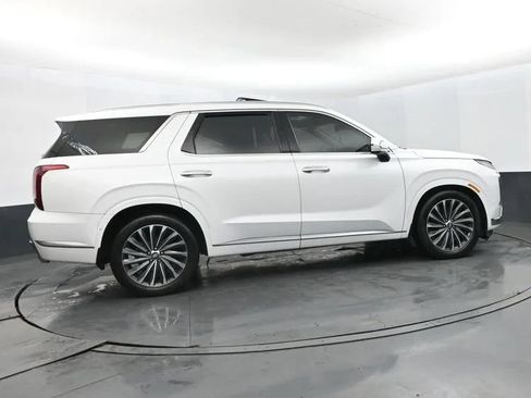 Used 2023 Hyundai Palisade Calligraphy FWD image 4