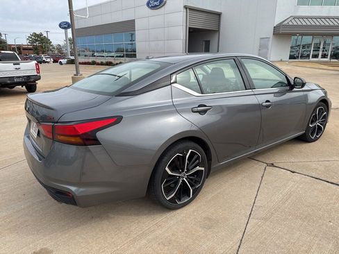 Used 2024 Nissan Altima 2.5 SR image 6