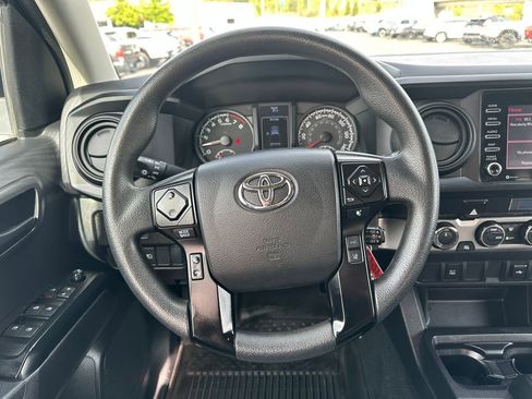Used 2022 Toyota Tacoma SR AWD/4WD image 19