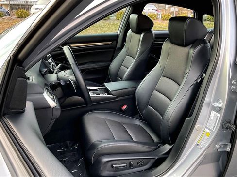 Used 2022 Honda Accord Sport image 7