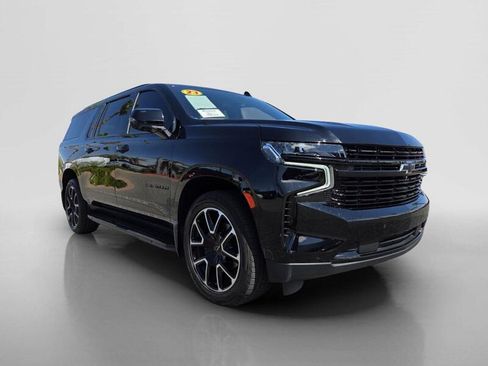 Used 2023 Chevrolet Suburban RST w/ Luxury Package AWD/4WD image 7