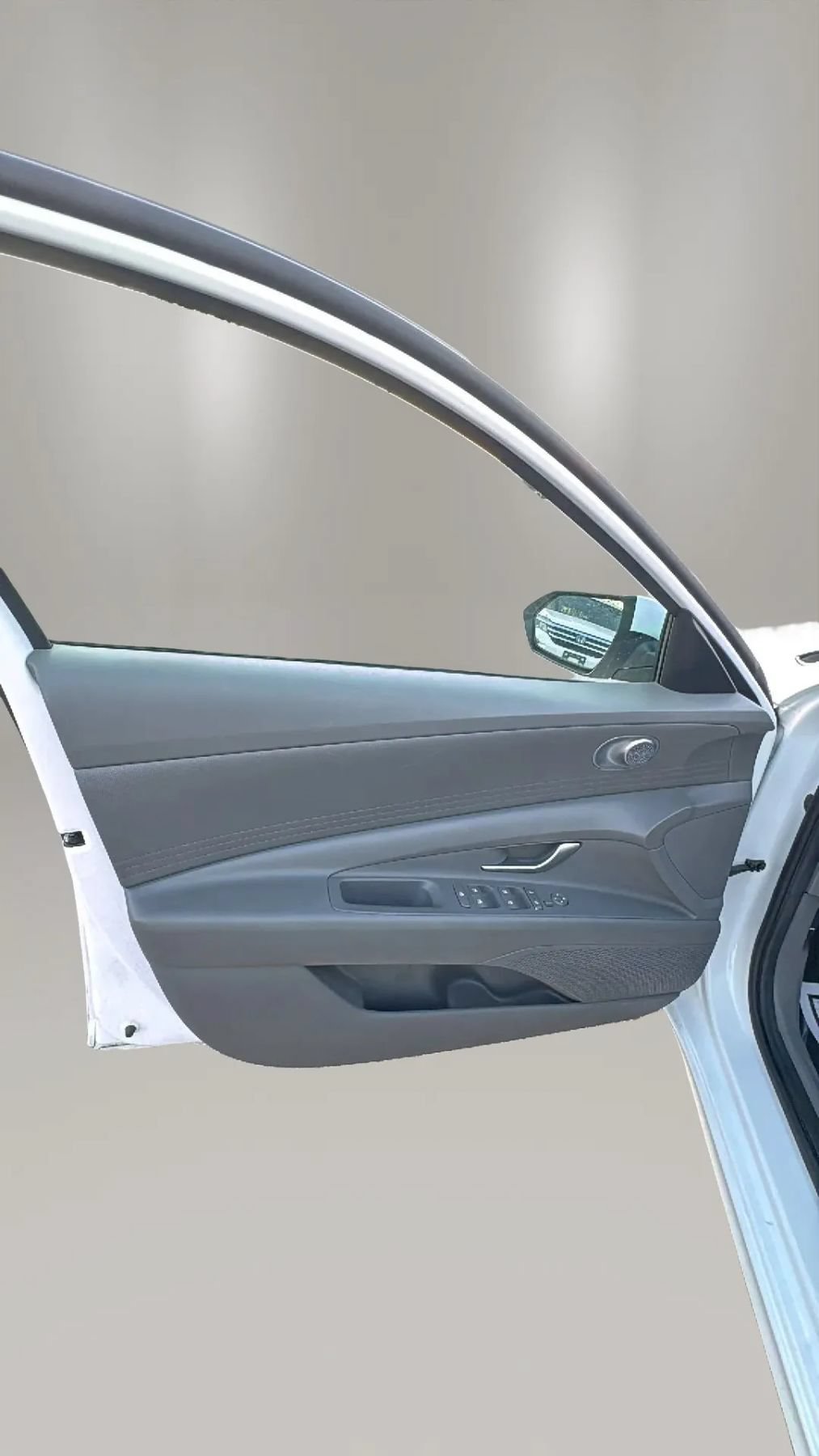 Used 2021 Hyundai Elantra SE FWD image 19