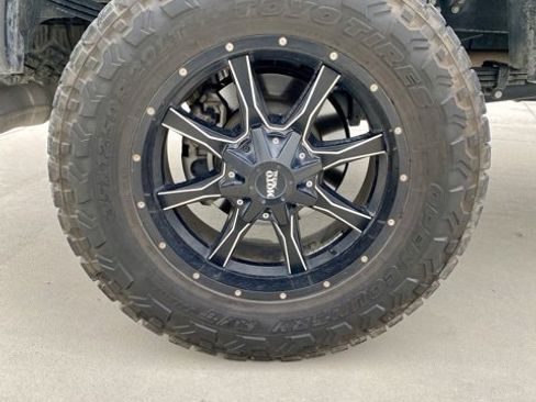 Used 2024 Ford F350 Platinum w/ Tremor Off-Road Package image 9