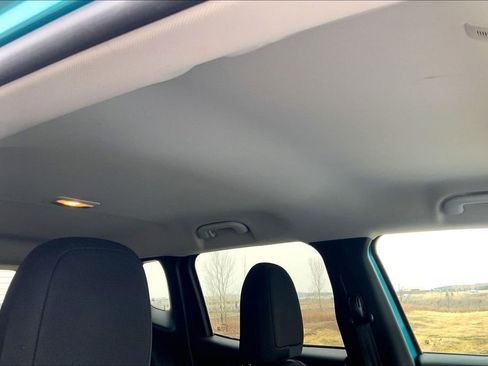 Used 2023 Jeep Renegade Trailhawk image 21