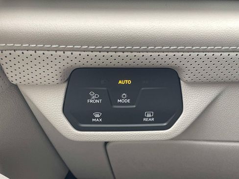 New 2026 Volkswagen Atlas SE FWD image 20
