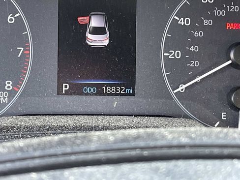 Used 2024 Toyota Corolla LE FWD image 13