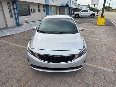 Used 2017 Kia Forte LX w/ LX Popular Package FWD image 5