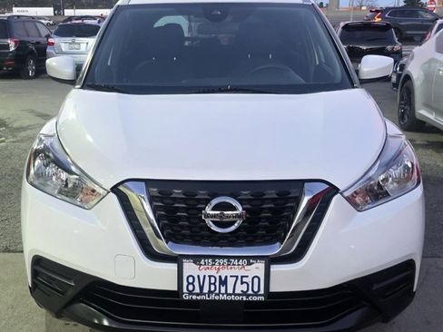 Used 2020 Nissan Kicks SV image 4